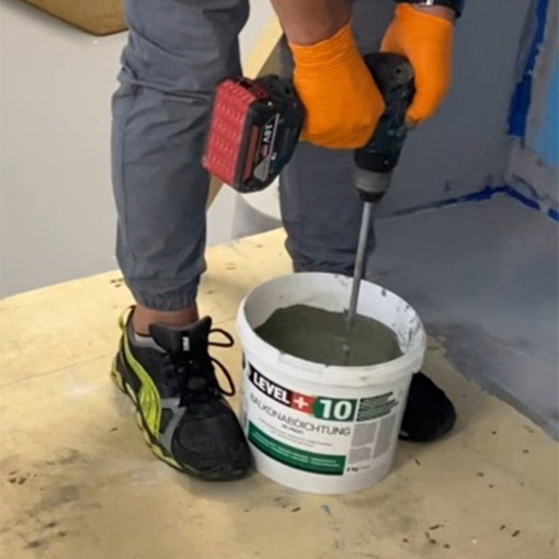 balkonabdichtung-dichtschlamme-2k-abdichtung-terrasse-balkone-bad-level-plus-10-in-action-2