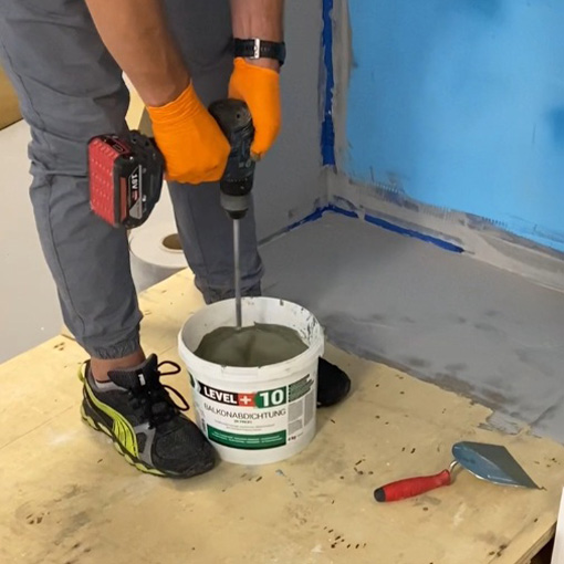 balkonabdichtung-dichtschlamme-2k-abdichtung-terrasse-balkone-bad-level-plus-10-in-action-3