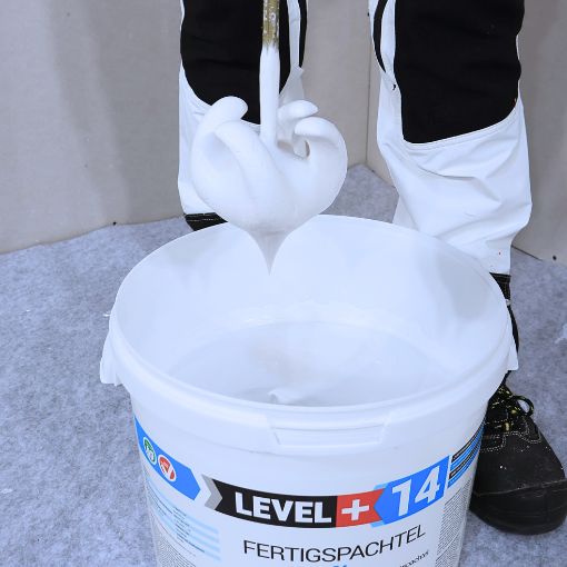 glattspachtel-gipsspachtel-fertigspachtel-spachtelmasse-polymerbasis-level-plus-14-in-action-3
