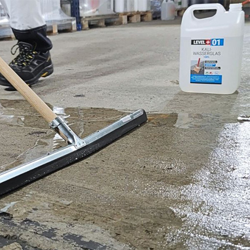 kaliwasserglas-pur-betonversiegelung-grundierung-level-plus-01-in-action-5